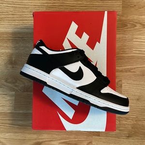 NIKE PANDA DUNK LOWS (GS)